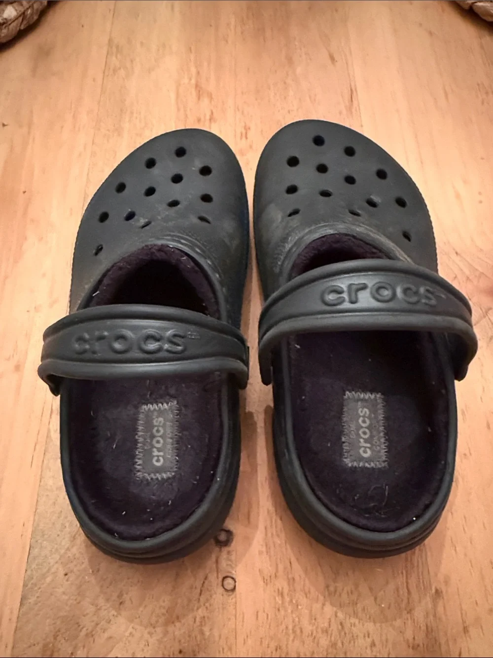 Crocs Kids Classic Lined Clogs Black Fuzz Cozy Slippers Size Junior 3 J3